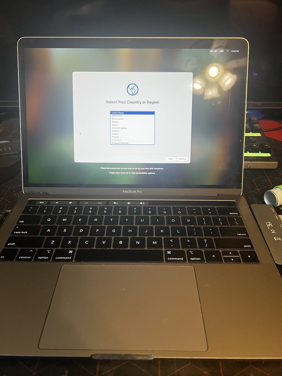 Macbook pro w/touchbar