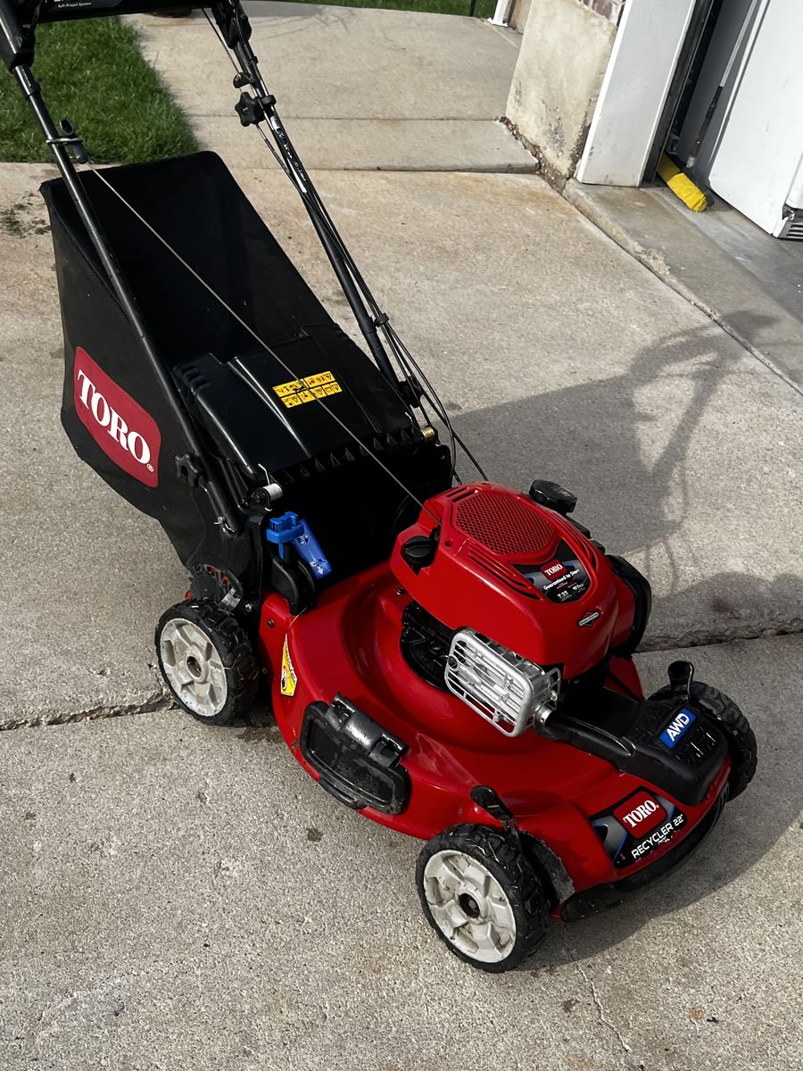 Toro 22" AWD
