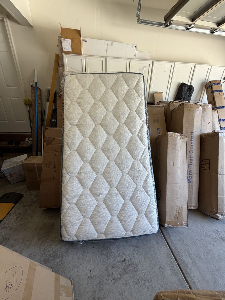 Brand new Twin size mattress, 12 inch