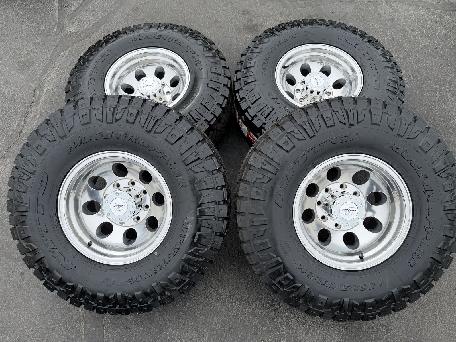 New Nitto LT315/75r16 Pro Comp Mod 8x6.5 Ram Ford