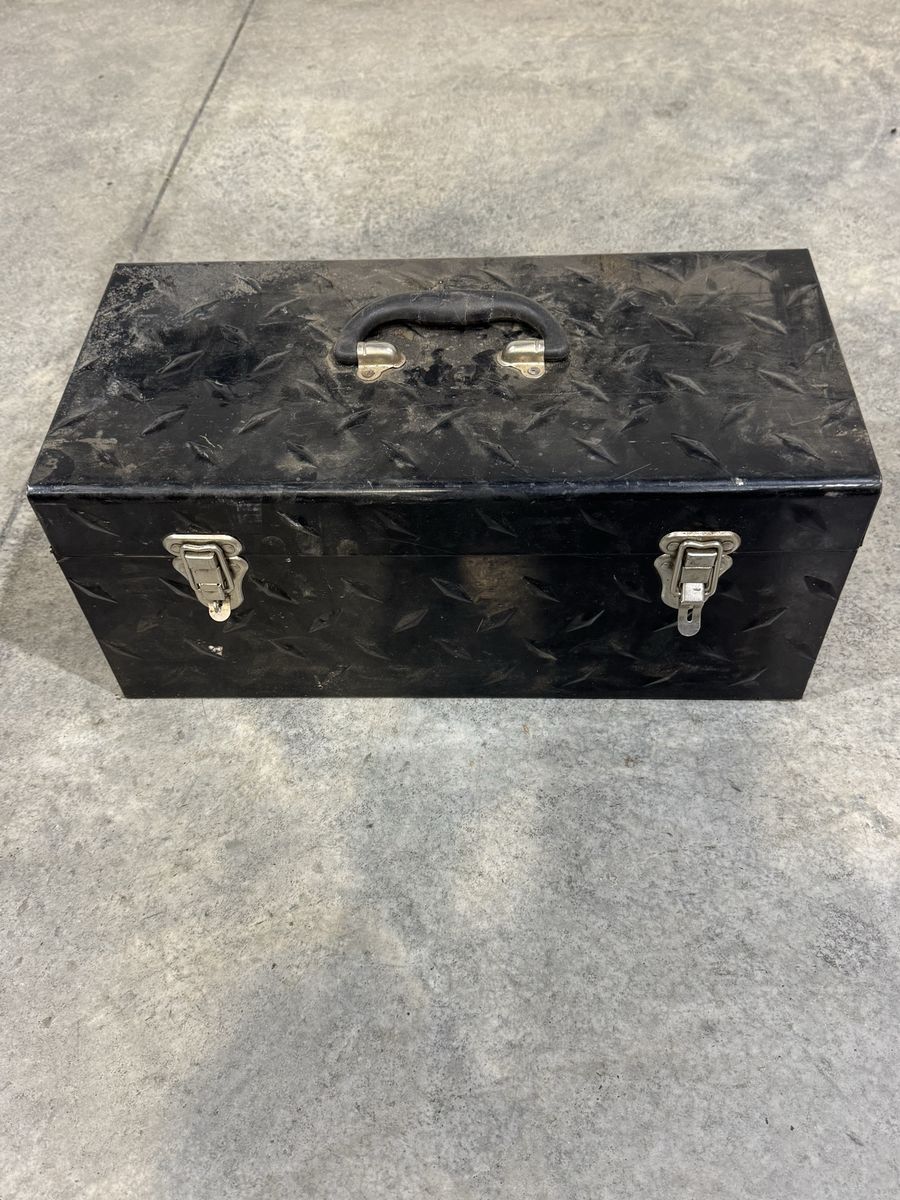Black Metal Diamond Plate Tool Box - Sturdy Storage Solution