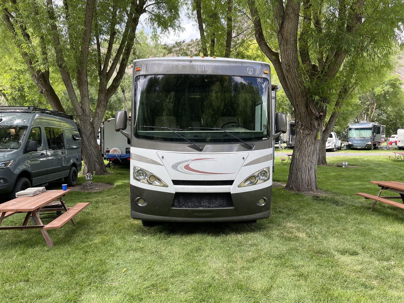 2013 Thor Hurricane 29x RV — Low Miles — Excellent Condition