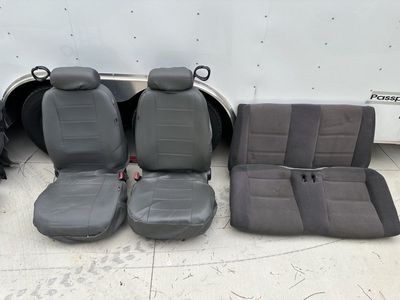 2004 Mustang convertible seats