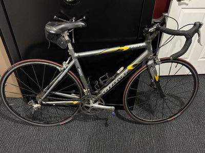 GIANT Road Bike