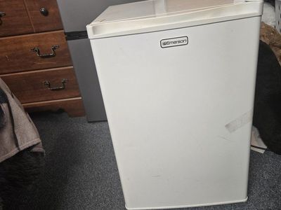 Emerson Mini Fridge, White, Compact Refrigerator with Freezer Compartment