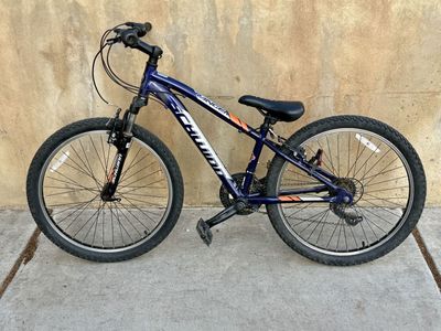 Schwinn 21 Speed. 14" wheels for 7-12 year old