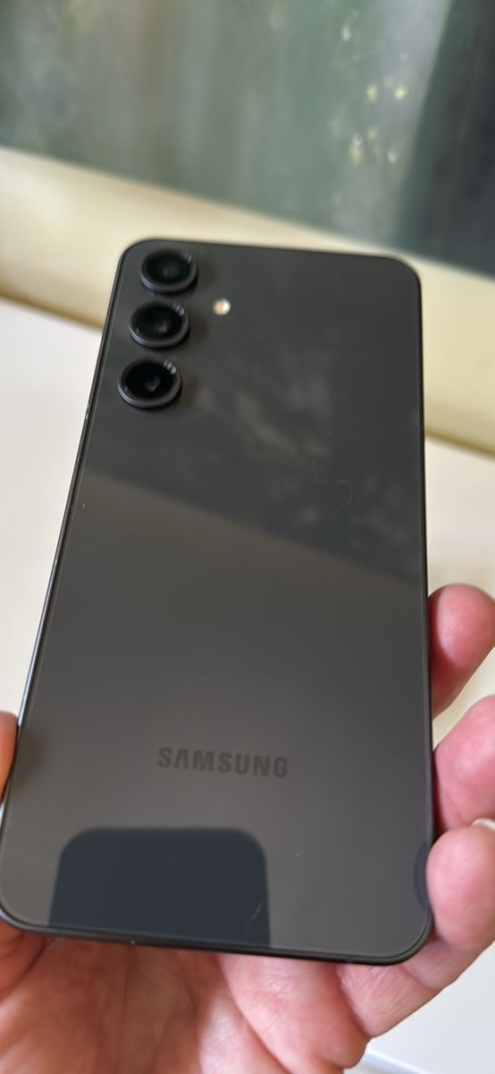 Main image 3