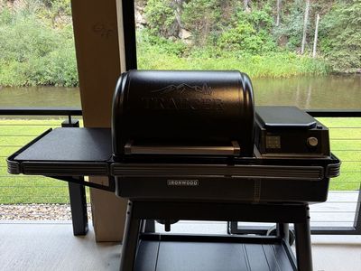 Traeger Ironwood Wood Pellet Grill & Smoker, 616” WiFi