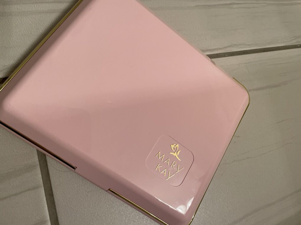 Mary Kay pink compact case