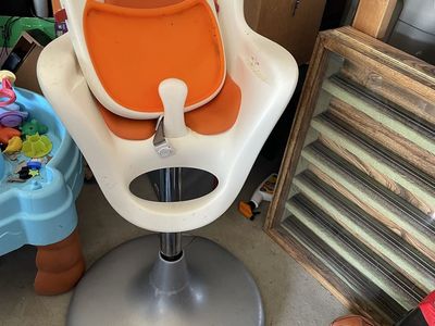 Boon Flair Pedestal High Chair with Pneumatic Lift - White/Orange