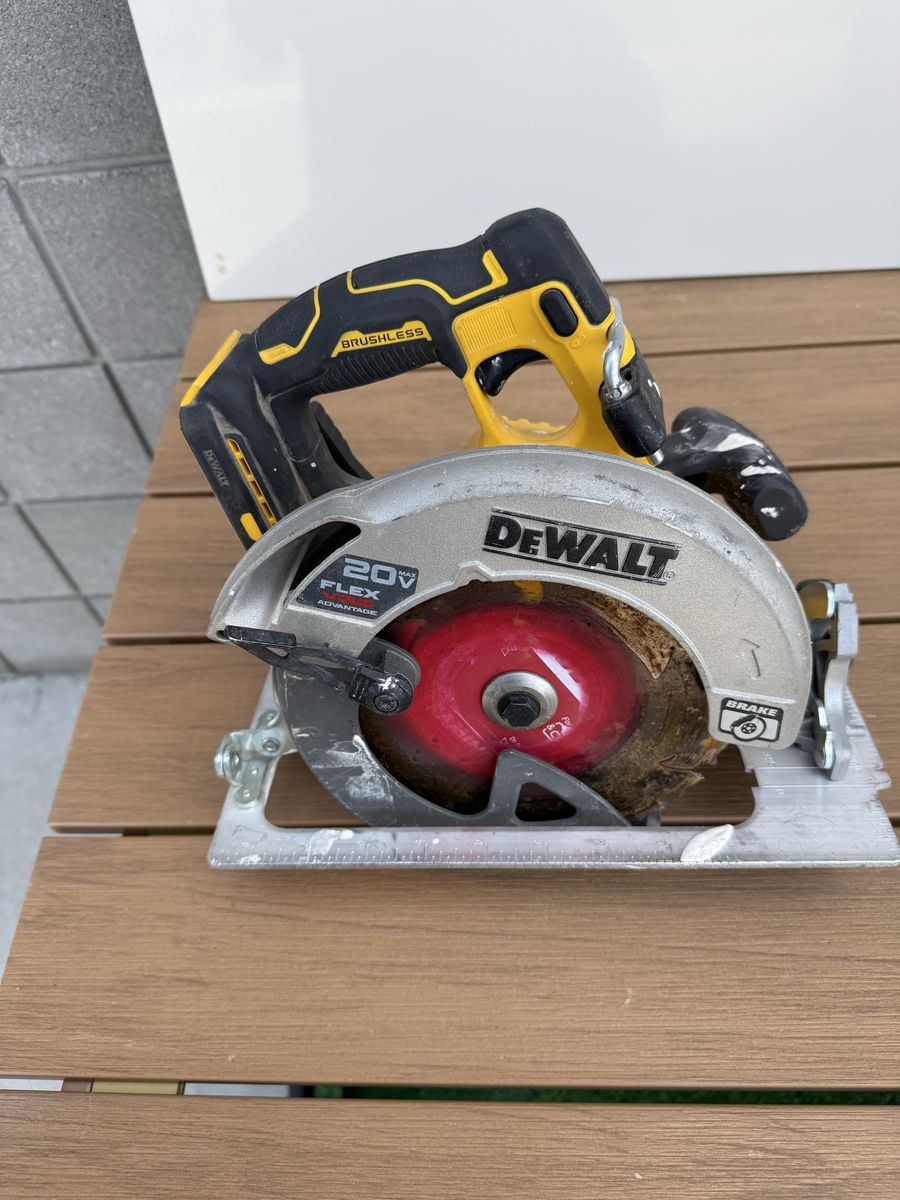 DEWALT DCS573 20V Circular Saw, 20V Cordless Brushless 7.5" - No Battery