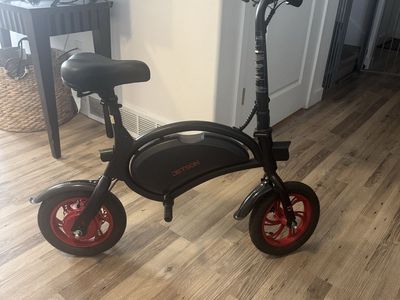 SELLING JETSON BOLT ELECTRIC BIKE, IN GREAT CONDITION, LIKE NEW!!