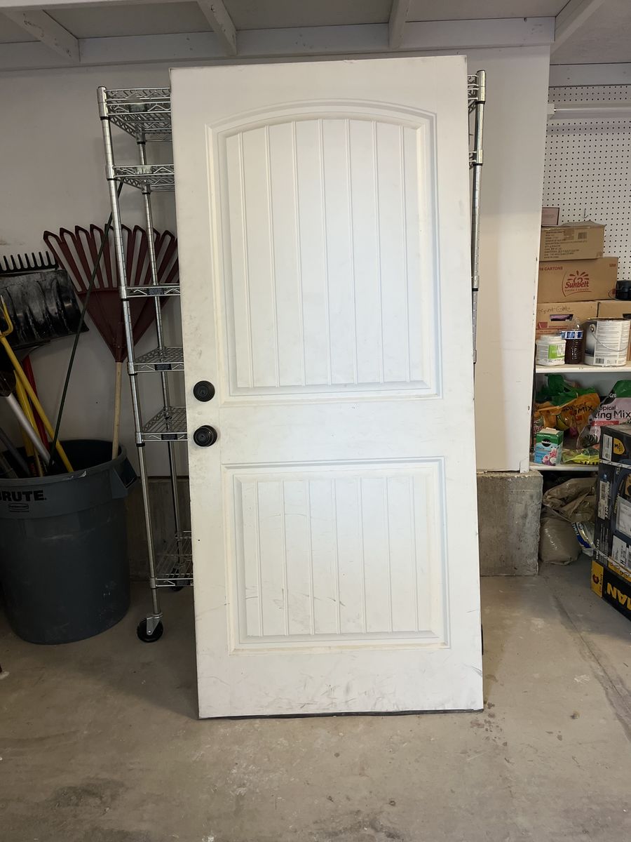 Solid Core Standard Door with Jamb