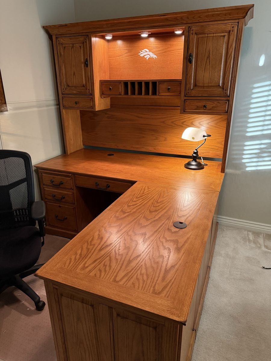 Executive Oak L-Shaped Desk with Hutch & Matching 4-Drawer File Cabinet – Excellent Condition