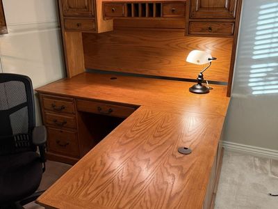 Executive Oak L-Shaped Desk with Hutch & Matching 4-Drawer File Cabinet – Excellent Condition
