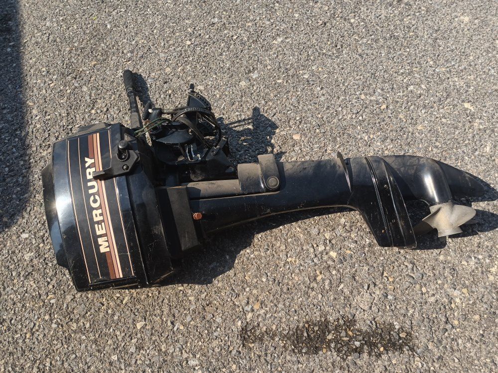 Mercury 9.8 Electric Outboard Boat Motor - Vintage & Used Condition