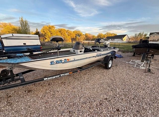 bass fishing boat