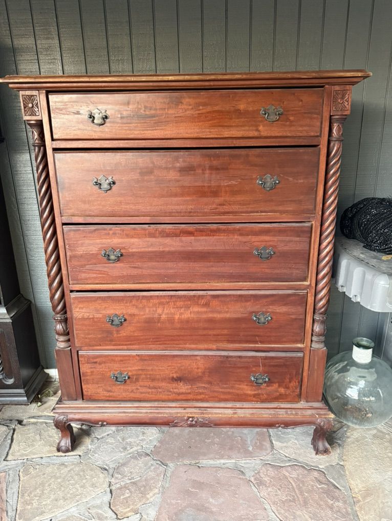 Dresser