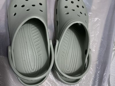 Crocs Classic Clogs Men's Size 11 Moss Green Comfort Slip-On Sandals - Good Condition