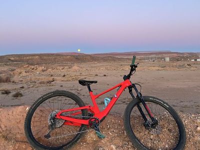 Full Suspension Mountain Bike