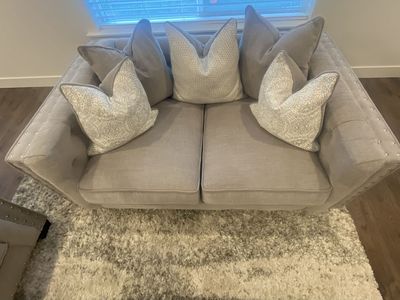 Gray Fabric Loveseat with Nailhead Trim & Accent Pillows - Perfect Condition