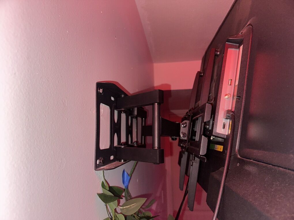 4k 50inch Tv and Wall Mount