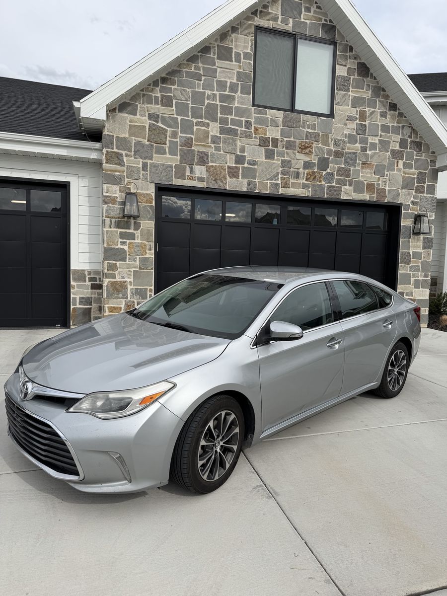 2016 Toyota Avalon XLE