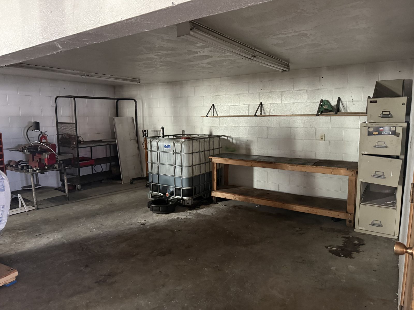Main image 8