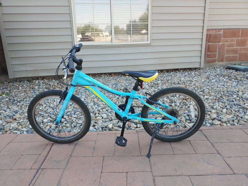 Giant Liv Enchant 20" Mountain Bike 7 Speed  