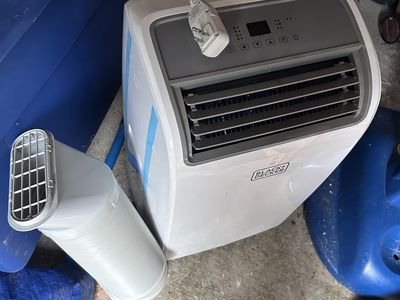 Black and Decker portable AC unit.