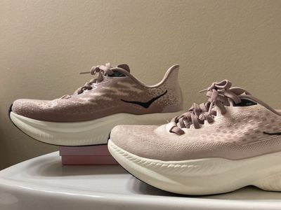 HOKA Women's Mach 6 Running Shoes