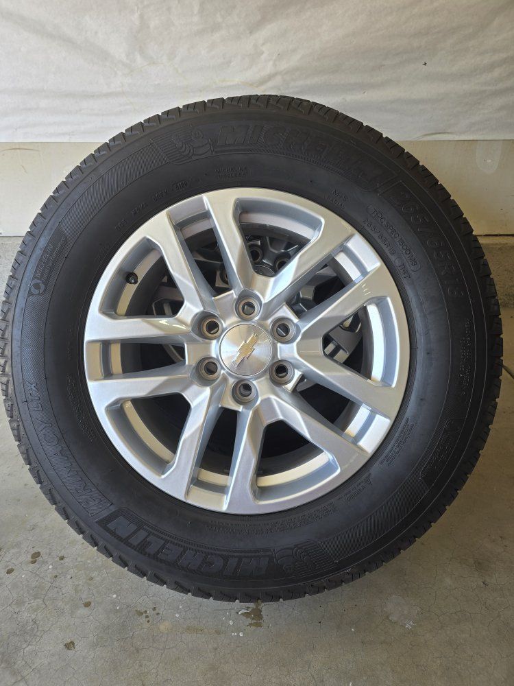 Set of 4 Chevy 18" OEM Wheels & Michelin Primacy LTX Tires 265/65R18 with Lug Nuts