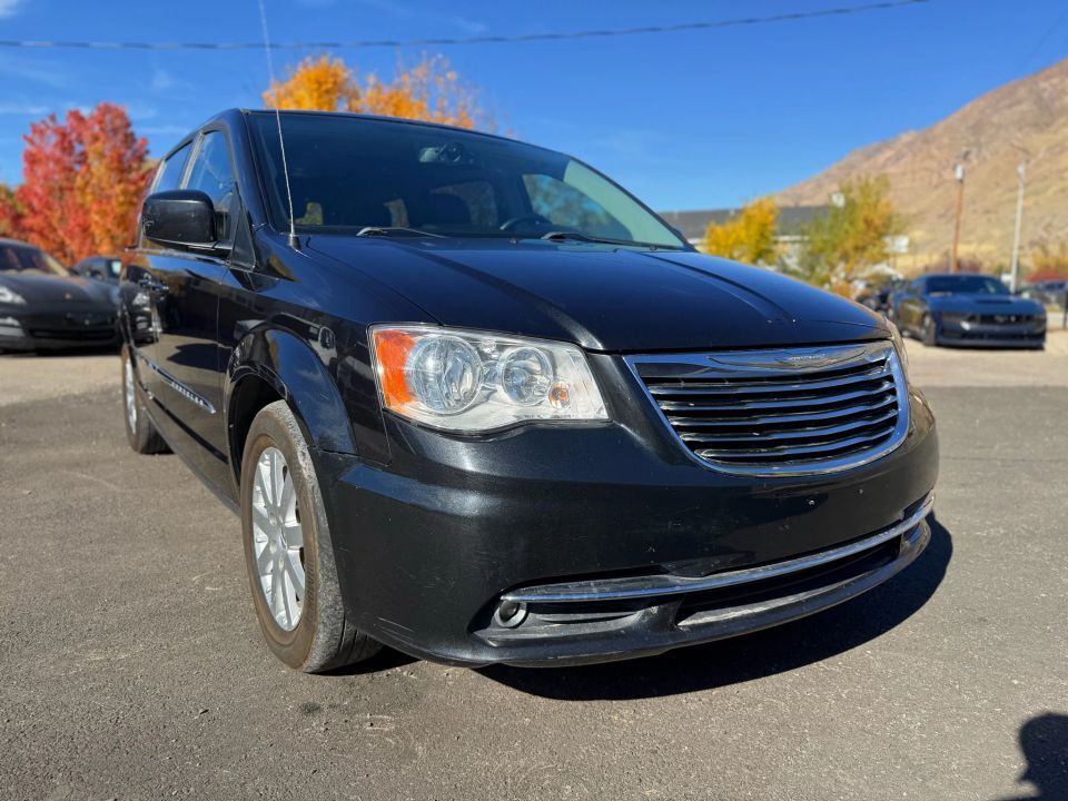 2016 Chrysler Town and Country Touring