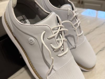 Womens Footjoy 7.5 Golf Shoes