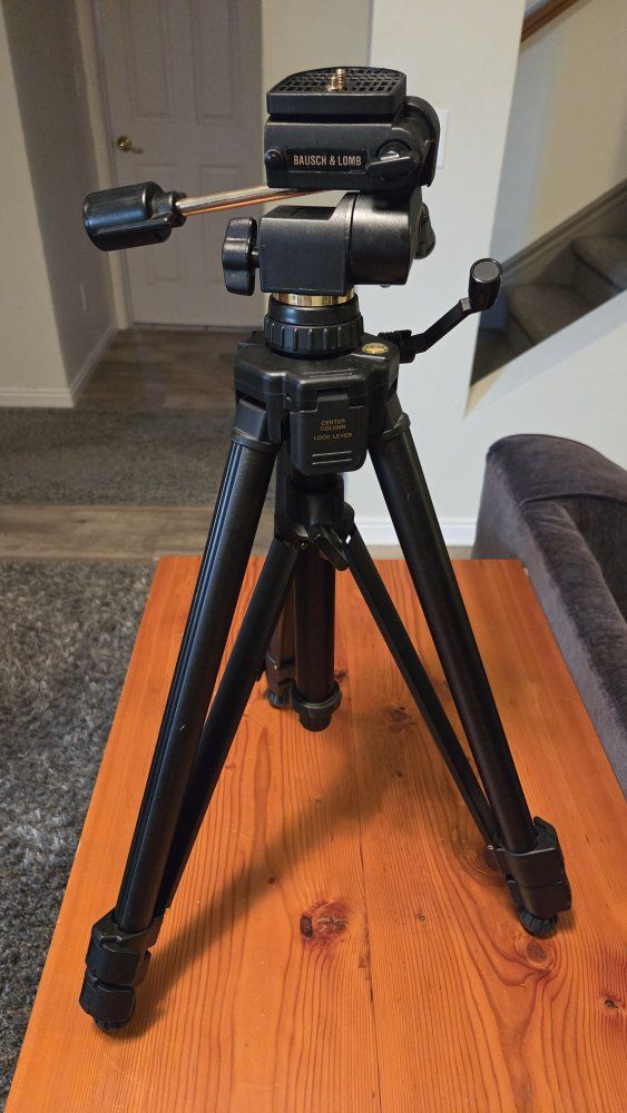 Bausch & Lomb Professional 68-4000 Camera Tripod - Excellent Condition, Sturdy & Adjustable