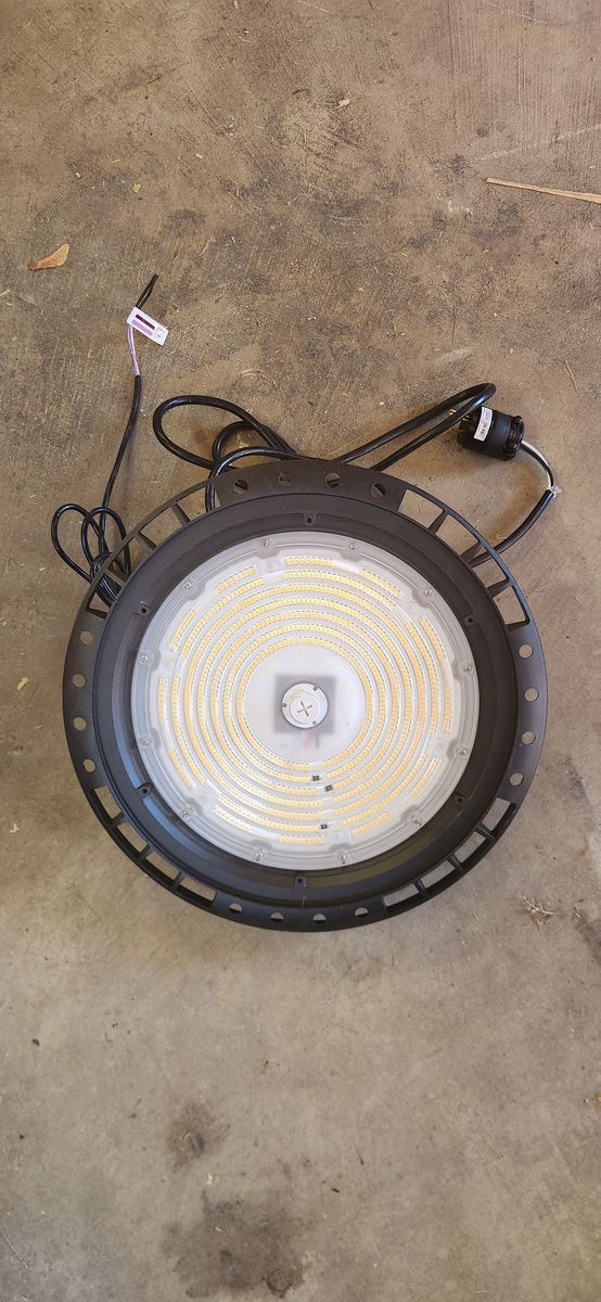 Energetic 14.37-in x 14.37-in 32400 -Lumen Adjustable Lumens 5000-K Switchable white LED High Bay Light