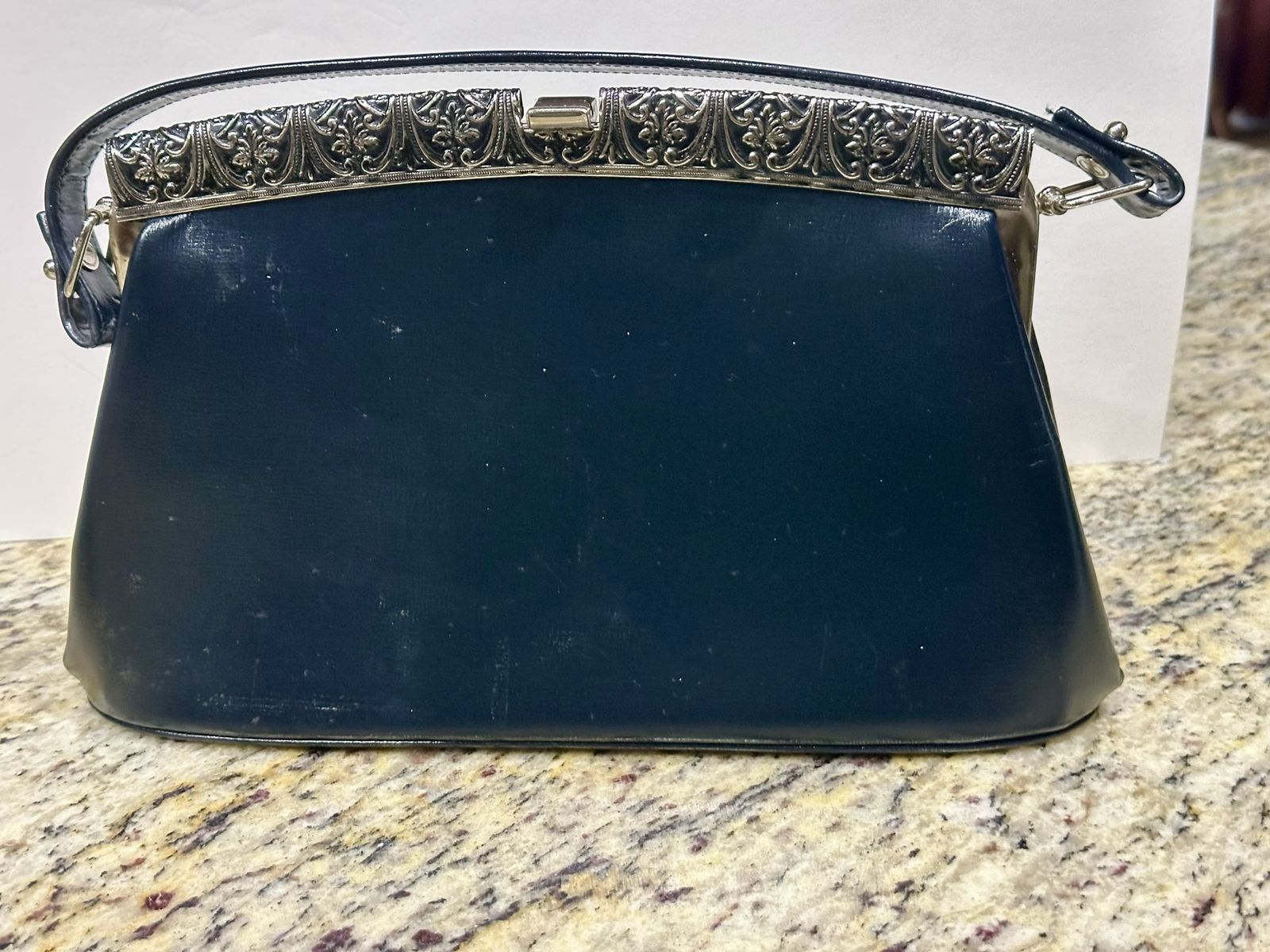 Beautiful Vintage Triangle New York Clutch Purse