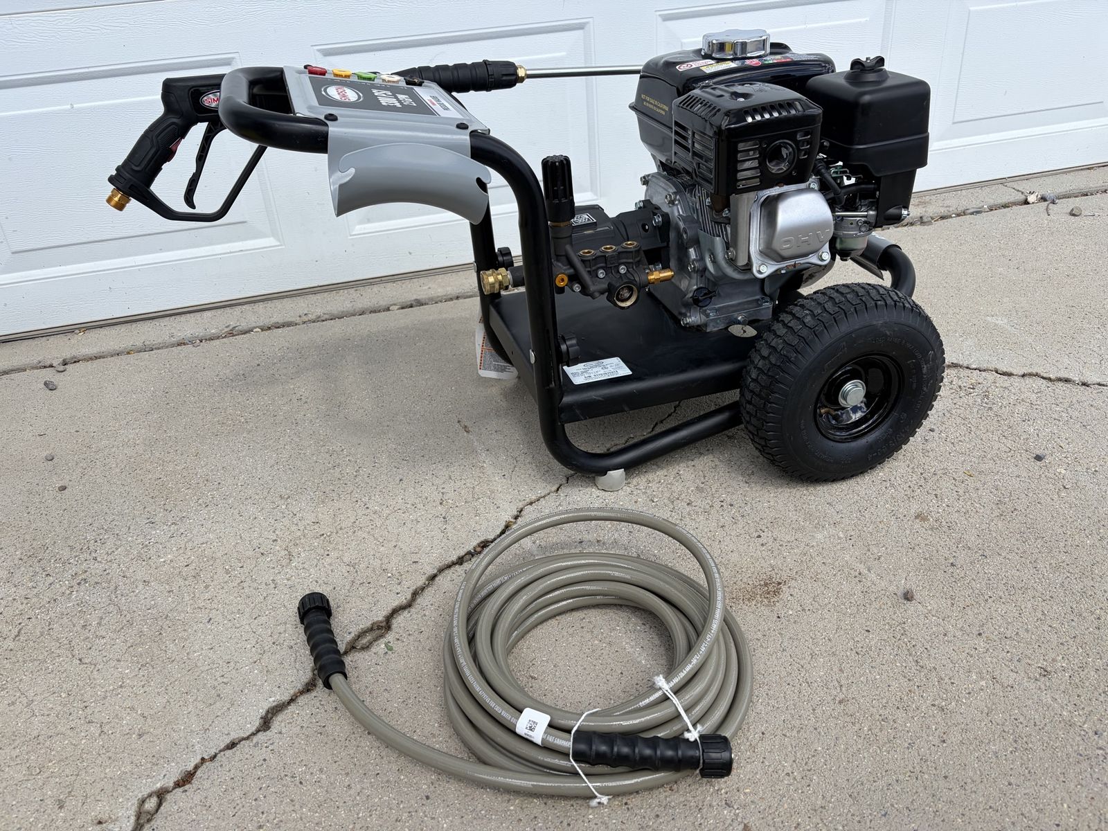 New Simpson 3300 Psi Pressure Washer