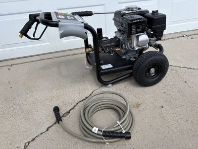 New Simpson 3300 Psi Pressure Washer