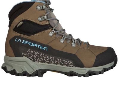 Brand new in box La Sportiva hikers 8.5w