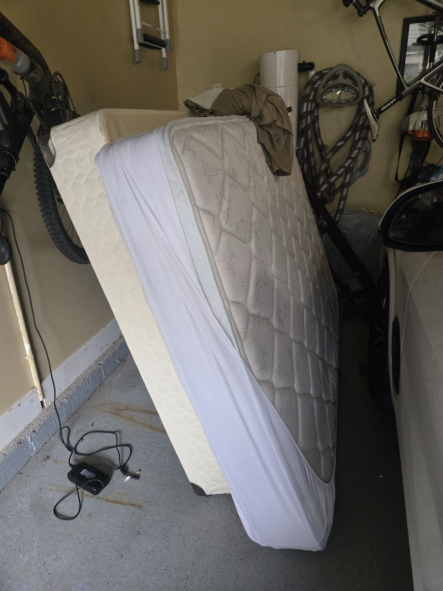 Free queen bed box spring and frame