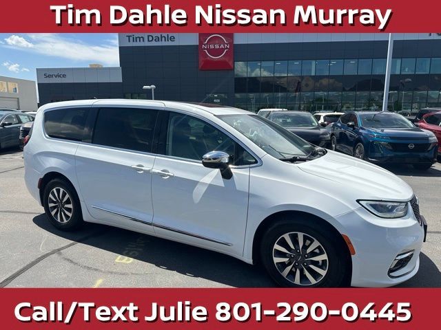 2023 Chrysler Pacifica Plug-In Hybrid Limited