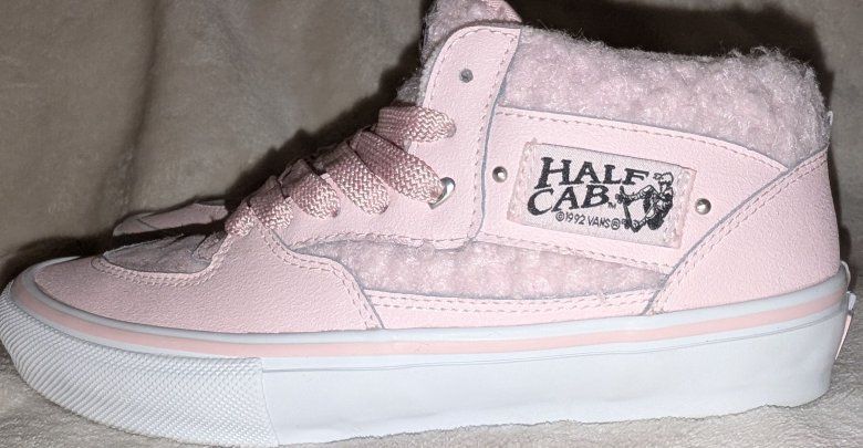 Women's 8.5 Light Pink Skate Shoes