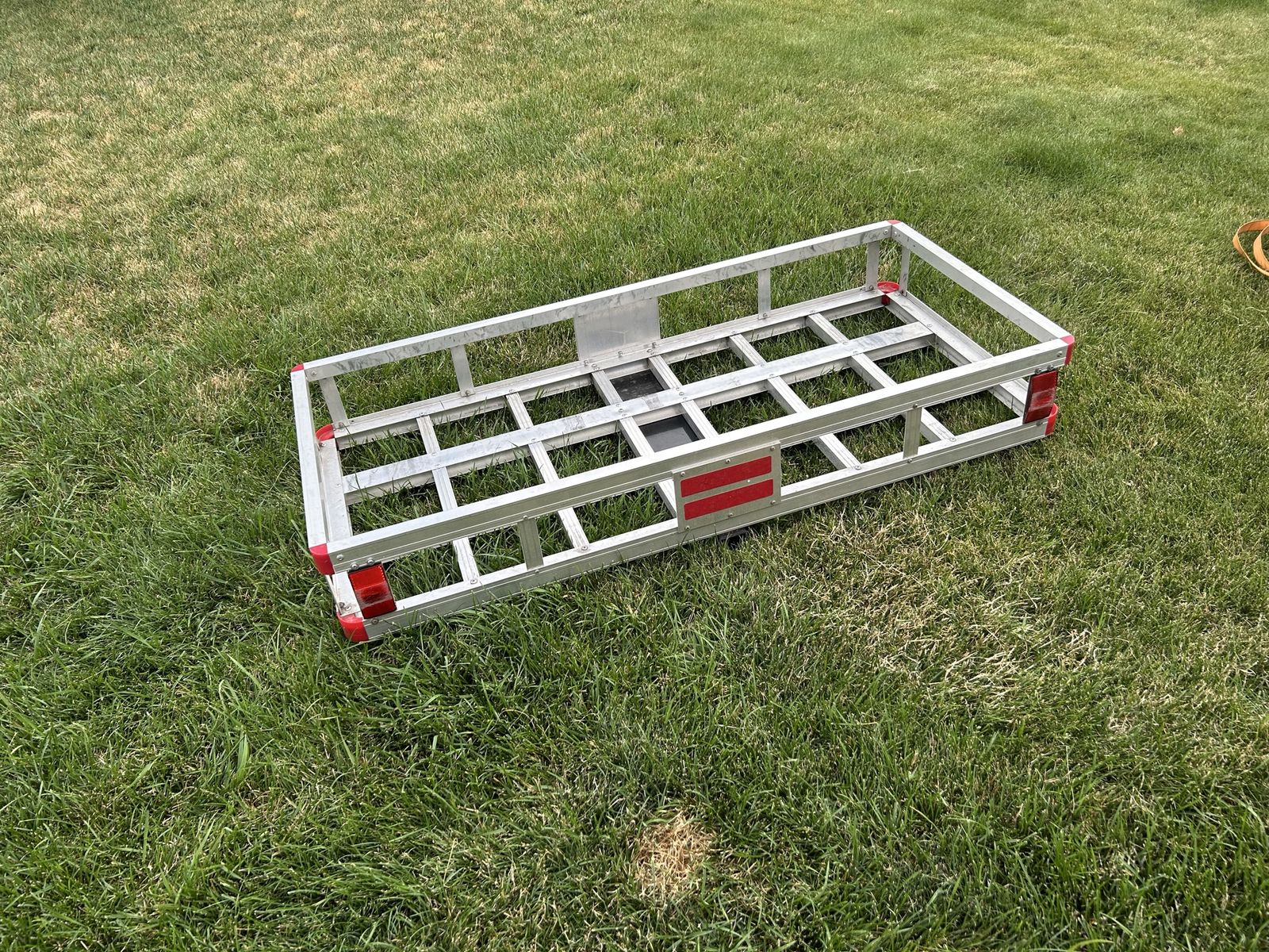 Cargo car rack carrier