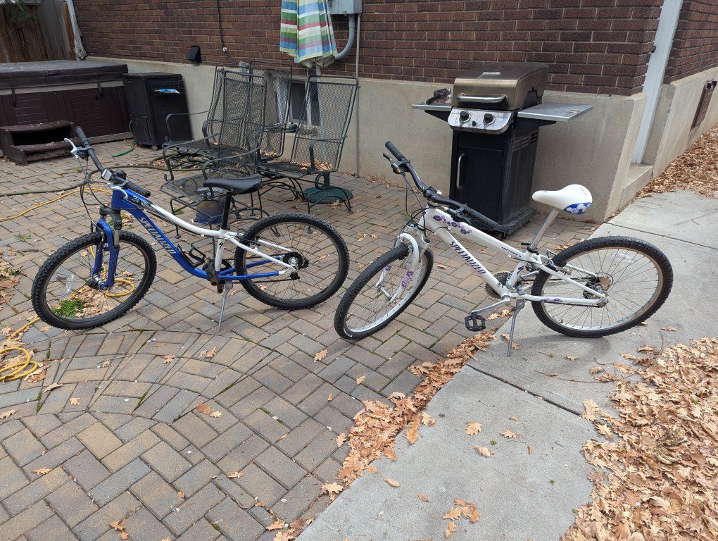 Specialized Hot Rock Bikes, 24"