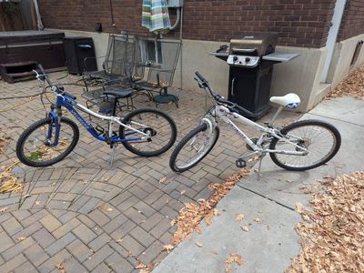 Specialized Hot Rock Bikes, 24"