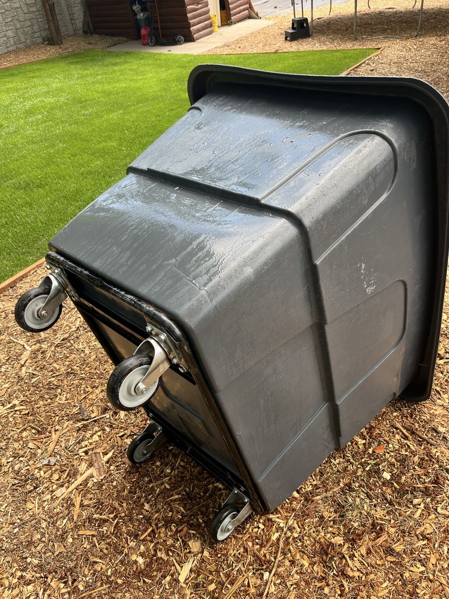 Large Gray 96 gallon bin, check pictures