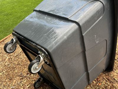 Large Gray 96 gallon bin, check pictures