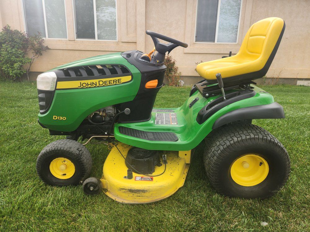 John Deere Riding Lawnmower