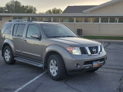 2005 NISSAN PATHFINDER LE